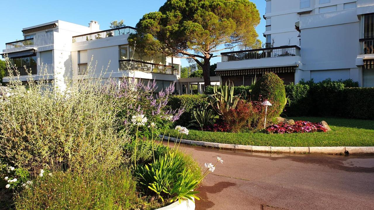 Garden And Beach Sea View Apartment Cannes Mandelieu Esterno foto