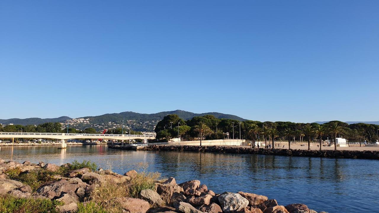 Garden And Beach Sea View Apartment Cannes Mandelieu Esterno foto