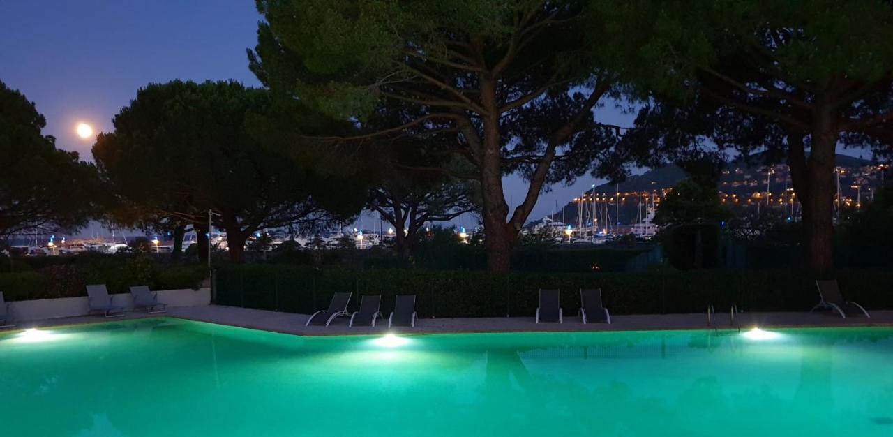 Garden And Beach Sea View Apartment Cannes Mandelieu Esterno foto